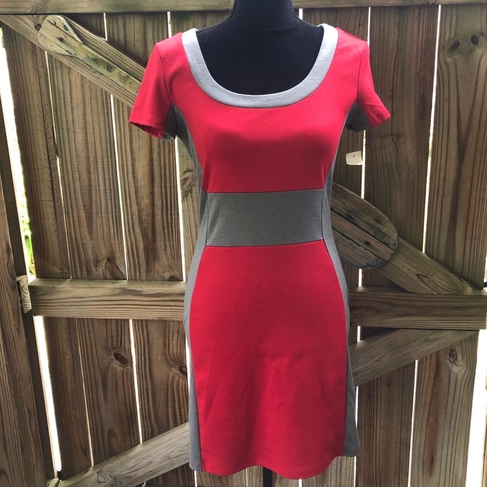 JFW Just For Wraps Red & Gray Scoop Neck Dress Size M